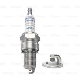 TIPO TEMPRA ŞAHİN DOĞAN SLX Renault R19 1.6 İçin Ateşleme Bujisi WR6DC - BOSCH 0242240592